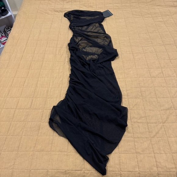 NWT Norma Kamali
Diana One Shoulder Gown Dress Meshe Size XS - Picture 7 of 11